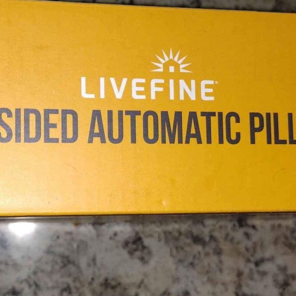 NIB! ~LiveFine~ AUTOMATIC PILL DISPENSER Frosted / 8 Sided / Locking W/Key! - Picture 7 of 9